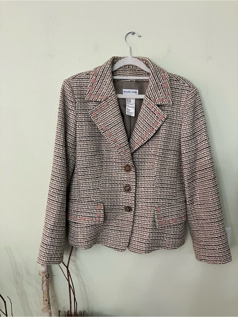 Gerard Darel Tweed Pink and beige blazer with jeweled button closure